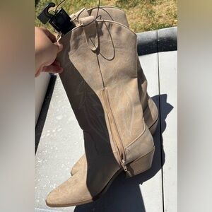 Chic Beige Heeled Boots